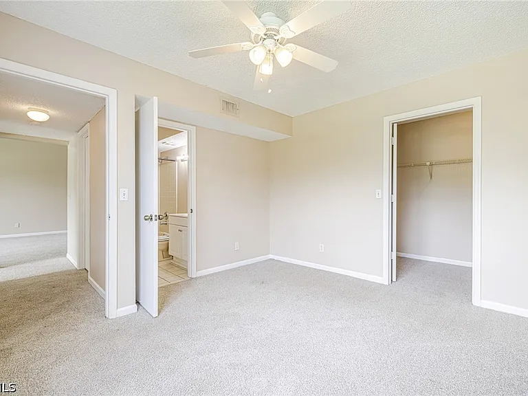 13515 Eagle Ridge Dr #524 — Photo 5