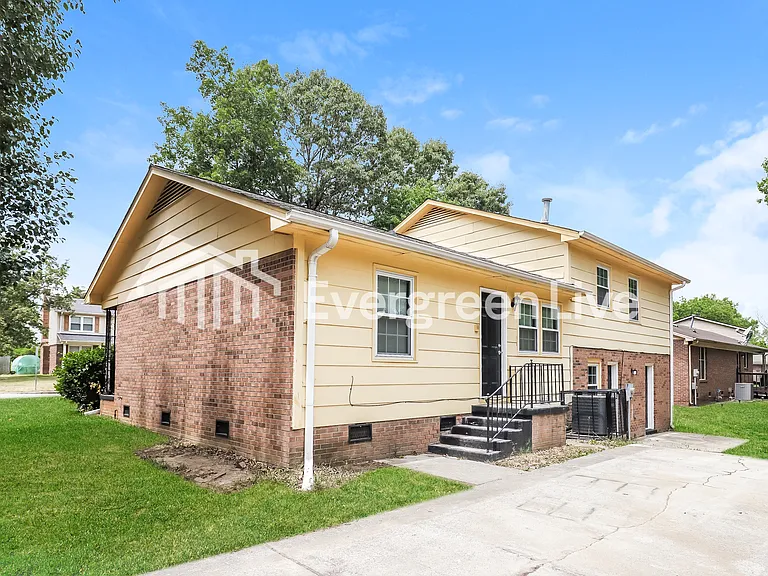 4235 Queen Beth Dr — Photo 14