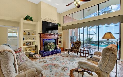 5th image of 574 Sunset Pointe Dr