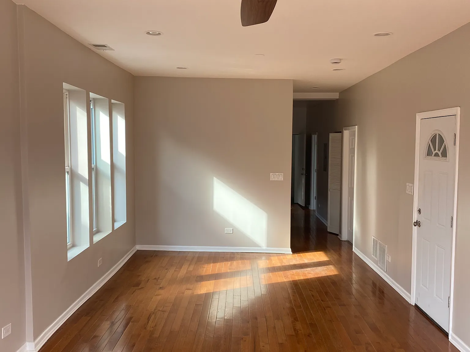 3 bed, 1500 sqft, $1,800 — Photo 1