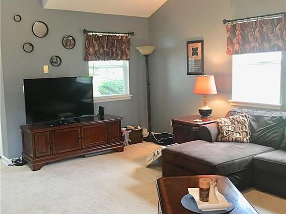 5th image of 4240 Pine Dr