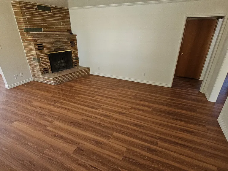 44928 Kingtree Ave — Photo 2