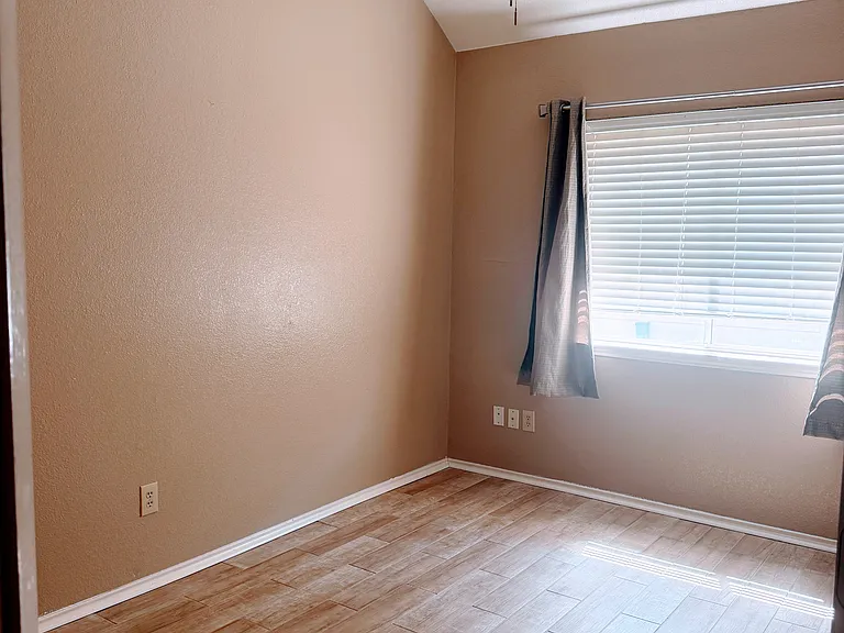 11521 Blanchard Dr — Photo 14