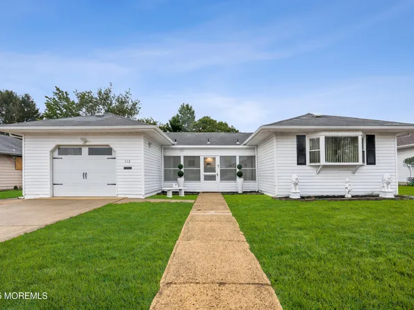 112 Barbuda St, Toms River, NJ 08757