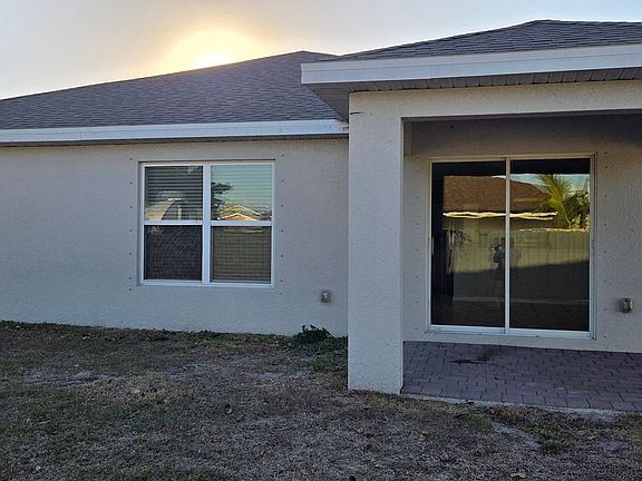 2nd image of 3515 NE 12th Pl