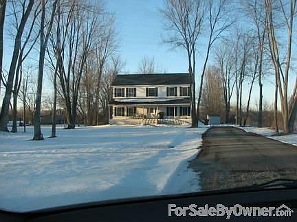 1st image of 44950 Paris Dr