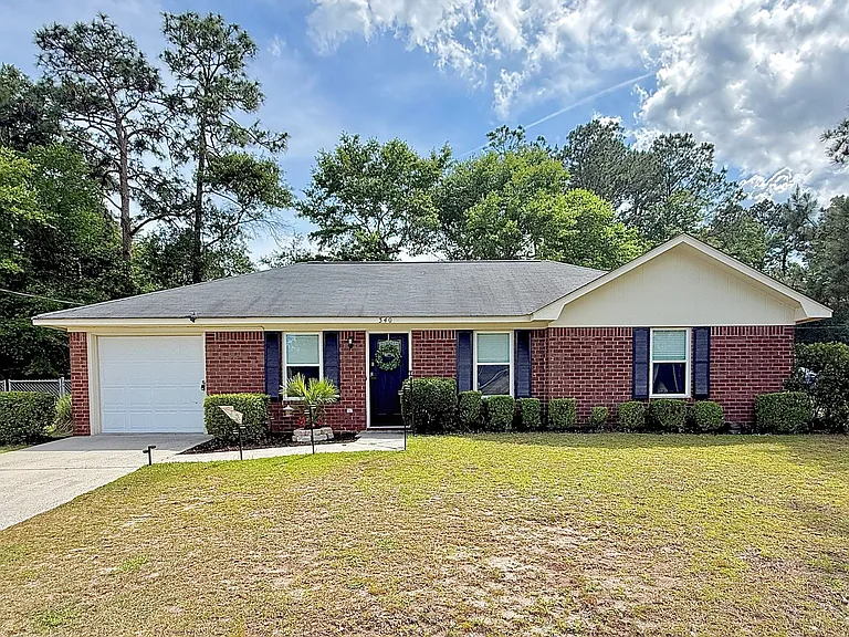 340 Hunters Branch Dr — Photo 1