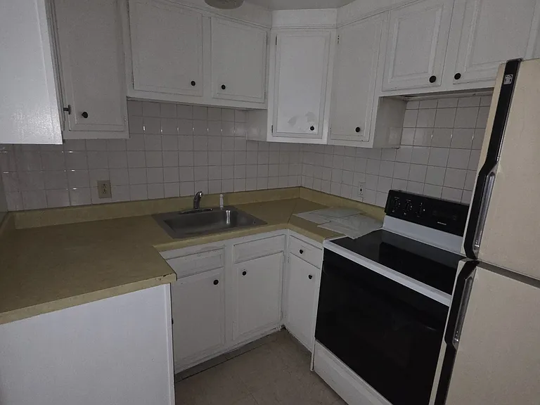 9611 17th Bay St #6 — Photo 3