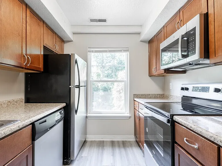 Liberty Place Apartments — Photo 4