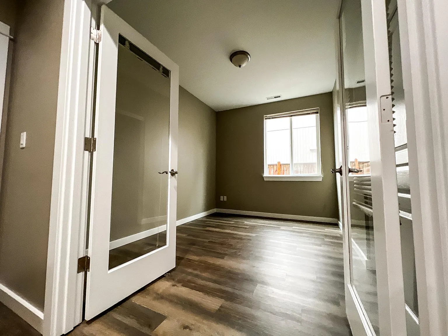4 bed, 2.5 bath, 2276 sqft, $2,600 — Photo 4