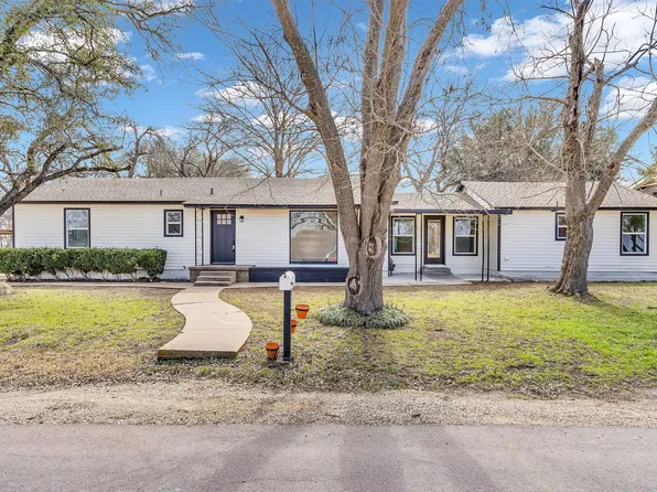 404 Pecan St, Grandview, TX 76050
