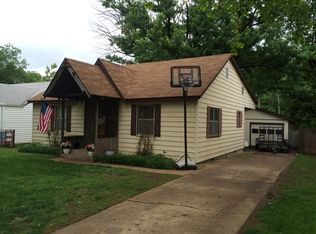 932 N 2nd St, Ponca City, OK 74601