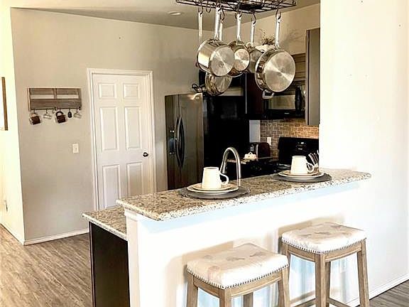 3rd image of 2021 W Oak Valley Way
