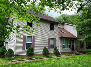1604 Academy Dr, East Stroudsburg, PA