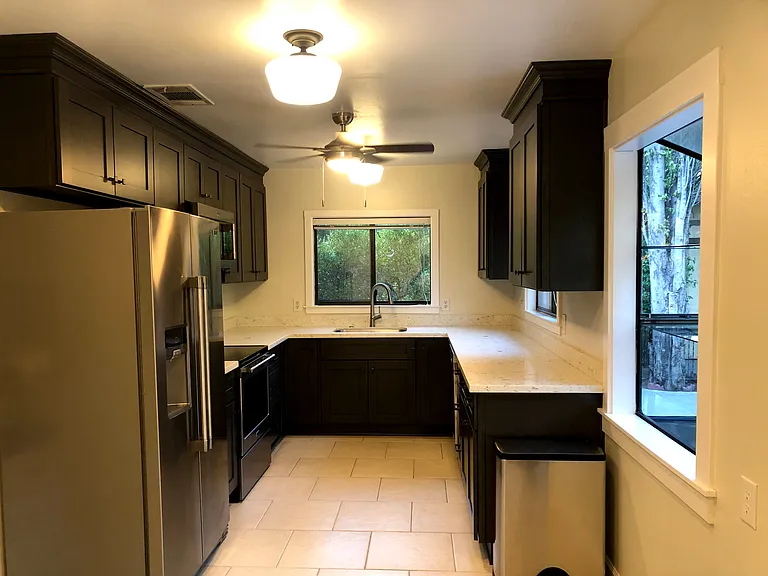 324 Vine St — Photo 6