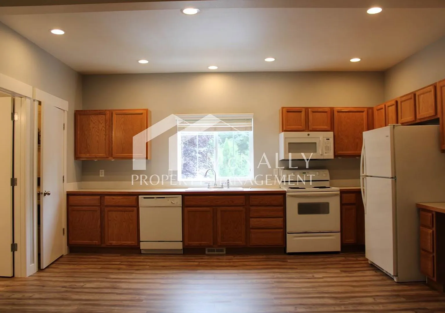 Spacious 3-Bedroom Home with Greenbelt Views & 2-Car Garage — Photo 3
