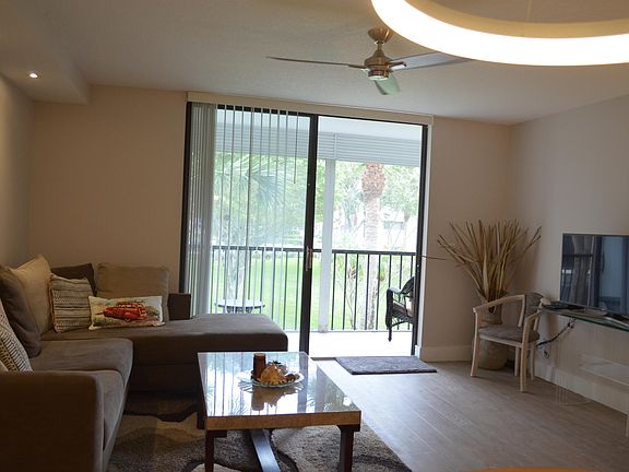 4th image of 5130 Las Verdes Circle #205