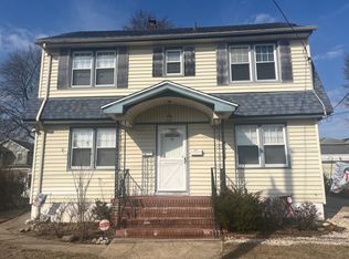 32 Vine St FLOOR 2, Lynbrook, NY 11563