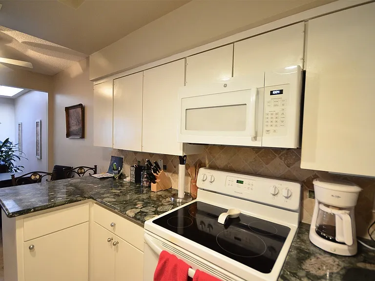 7655 S Braeswood Blvd #26 — Photo 14