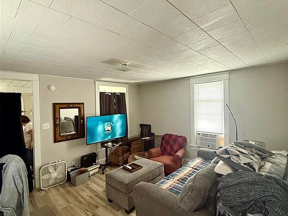 2nd image of 2235 3rd Ave