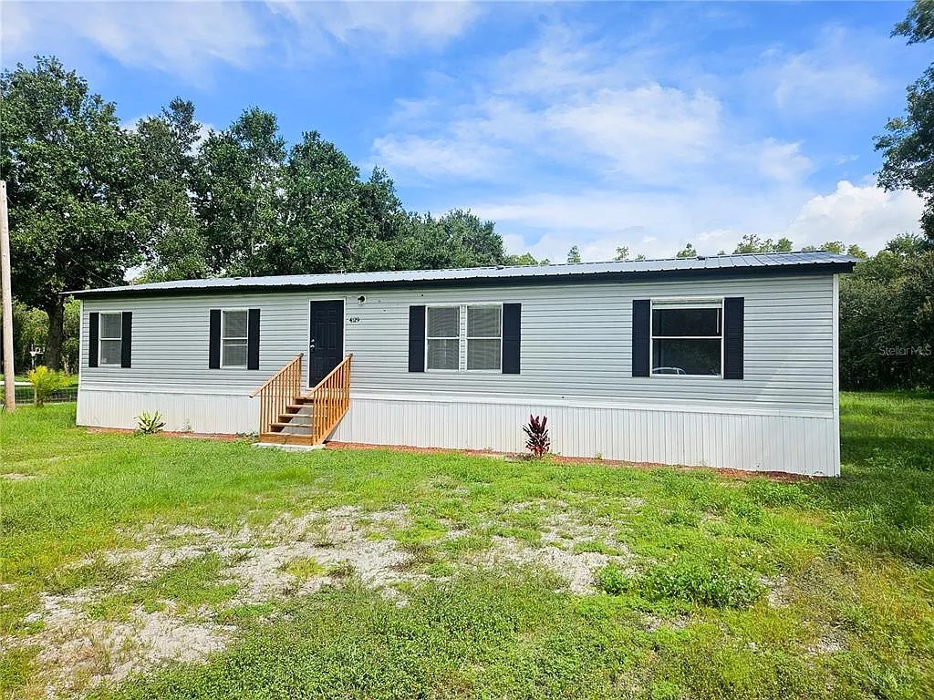 4 bed, 2.0 bath, 1344 sqft, $1,750 — Photo 3