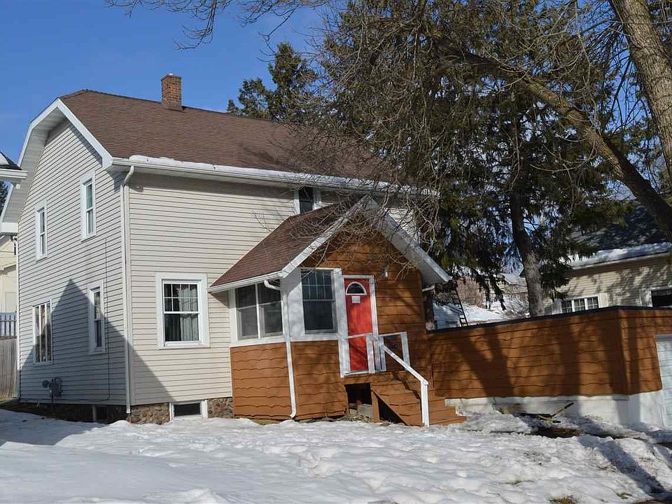 2nd image of 135 12th St