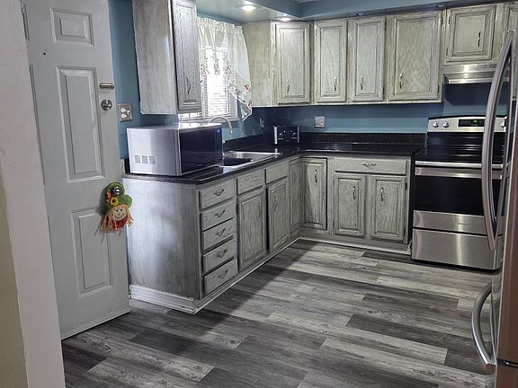 4th image of 620 E Northampton St #620