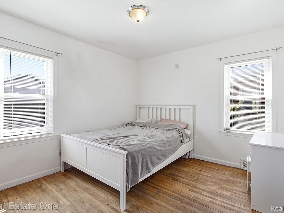 6684 Rockdale St, photo 12