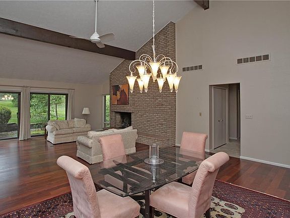 3rd image of 401 Knollwood Dr