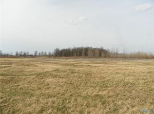 2118 Pinehurst Trl, Fremont, OH 43420