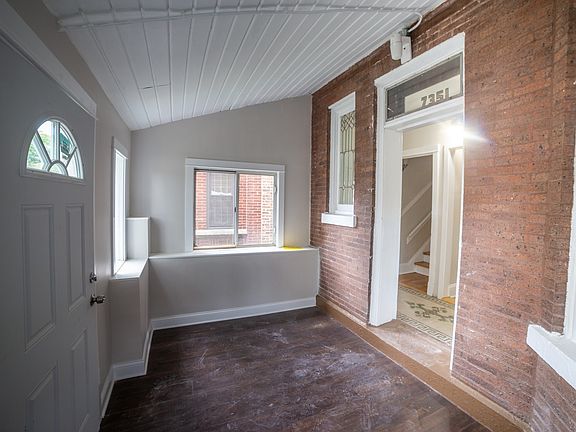 3rd image of 7351 S Luella Ave