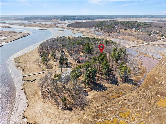 4th image of 104 Winnocks Neck Road