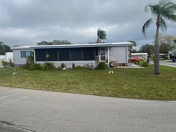 2nd image of 2821 Hillcrest Dr