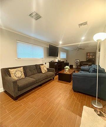 5th image of 4509 Young St