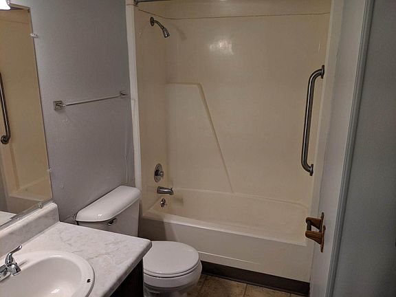 5th image of 930 N Ella St APT 29