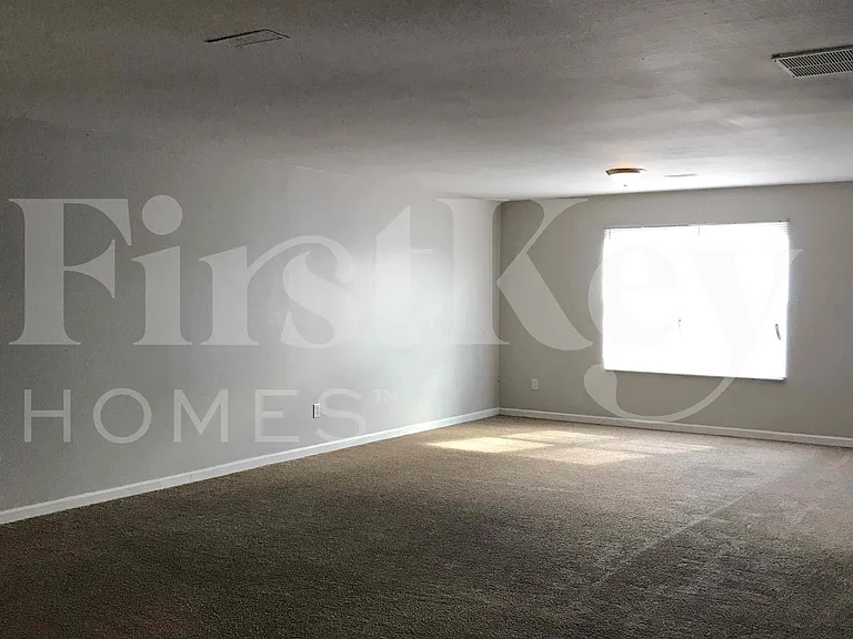 11205 Fall Dr — Photo 8