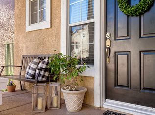 236 Groundbriar Ln, Simi Valley, CA 93065
