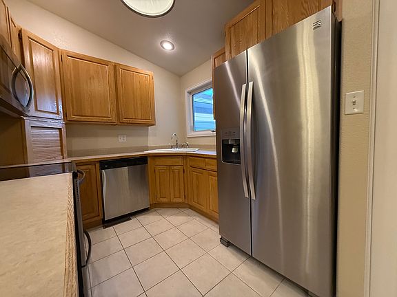 2nd image of 3908 Village View Ln