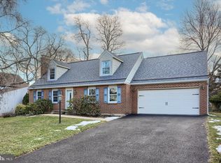 77 Fairway Dr, Camp Hill, PA 17011