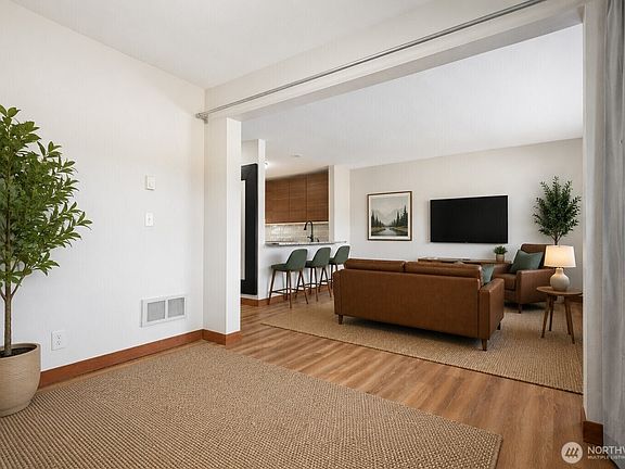 4th image of 325 Division Street #202