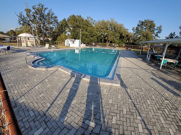 3rd image of 24 Holly Dr