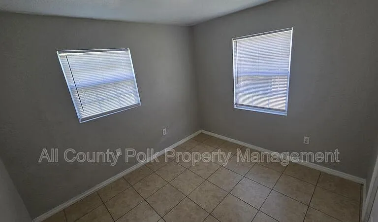 712 Bryon Ct — Photo 11
