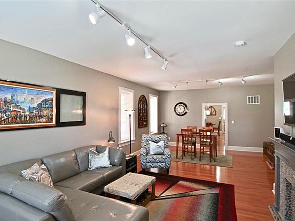 2nd image of 3224 Michigan Ave
