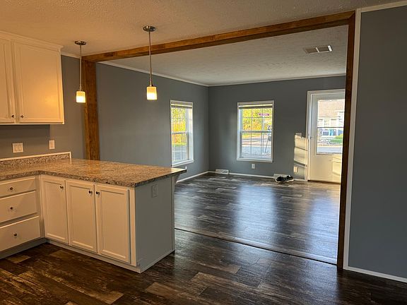5th image of 204 E 11th St #2