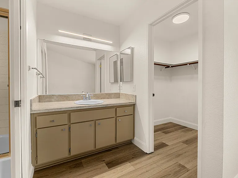 5607 Walnut Ave #9 — Photo 23