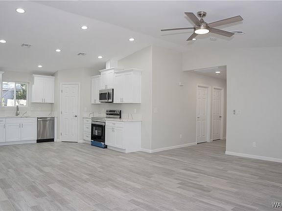 5th image of 916 Harbor Drive