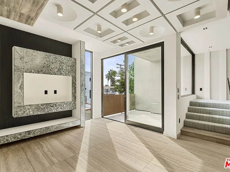 1021 N Ogden Dr #Penthouse 5 — Photo 9