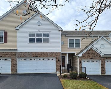 2244 S Lincoln St #312, Lombard, IL, 60148