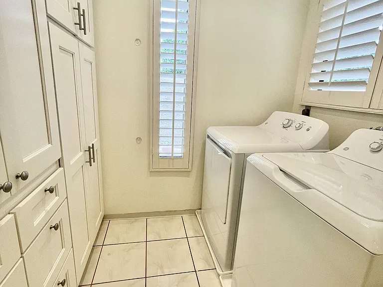817 E Arenas Rd — Photo 23