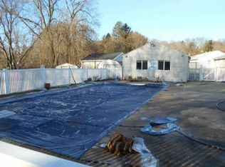 14 Hellstrom Rd, East Haven, CT 06512